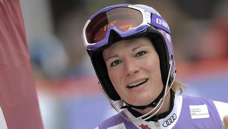 Maria Riesch trägt ihren Verlobungsring als Glücksbringer Maria Riesch trägt ihren Verlobungsring als Glücksbringer