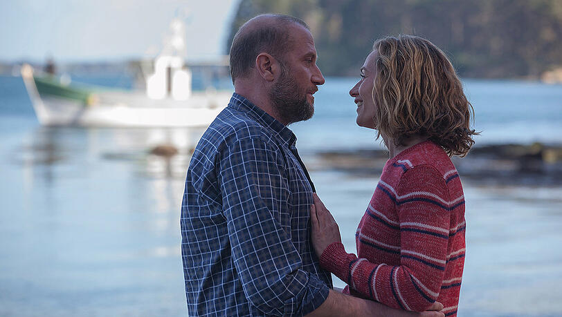 Der bärige Erwan (François Damiens) und die selbstbewusste Anna (Cécile De France) in der romantischen Komödie mit Irrungen-Wirrungen. Der bärige Erwan (François Damiens) und die selbstbewusste Anna (Cécile De France) in der romantischen Komödie mit Irrungen-Wirrungen.
