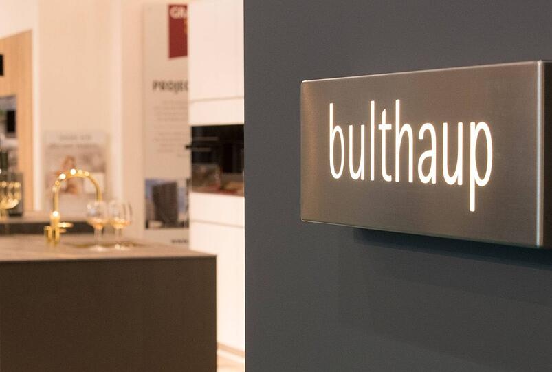 Gerd Bulthaup, langjähriger Geschäftsführer des Luxus-Küchenherstellers Bulthaup, ist im Alter von 75 Jahren gestorben. Das teilte das Unternehmen am Freitag mit.