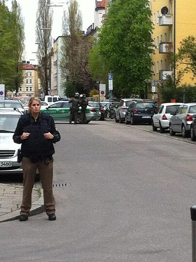 Bilder vom Tatort. Die Polizei hat das Gebiet abgesperrt.