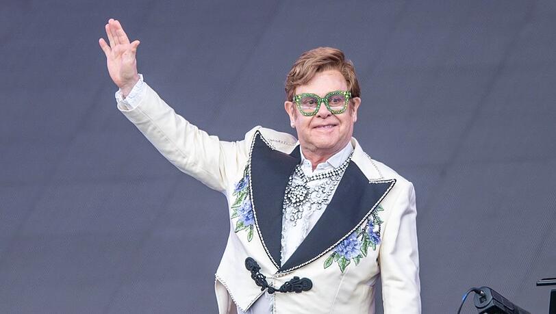 Elton John gibt es bald als Hologramm-Show zu sehen. Elton John gibt es bald als Hologramm-Show zu sehen.