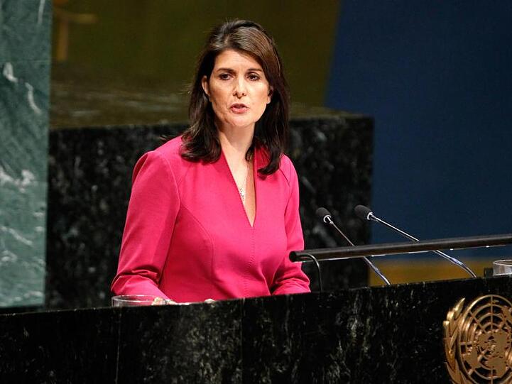 Die ehemalige UN-Botschafterin Nikki Haley hat ihren bisherigen Twitter-Account @AmbNikkiHaley mit gut 1,6 Millionen Followern stillgelegt.