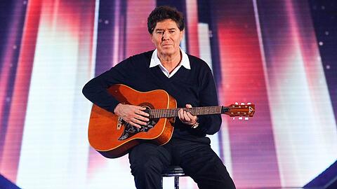 Jack White arbeitete mit vielen nationalen und internationalen Stars zusammen. 2014 beendete er seine aktive Karriere.