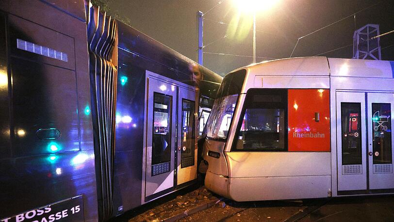 Eine Straßenbahn ist in Düsseldorf entgleist.