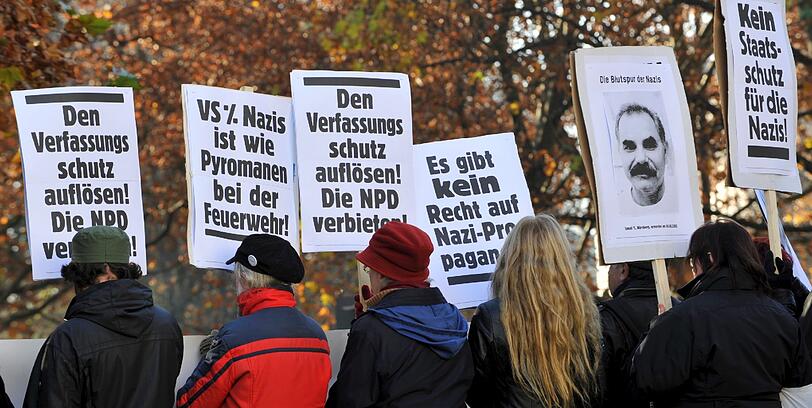 Die Versammlung des &bdquo;Münchner Bündnis gegen Krieg und Rassismus&ldquo; wurde genehmigt, eine Kundgebung der "Bürgerinitiative Ausländerstopp" nicht. Nun klagt der Veranstalter gegen die Polizei München.