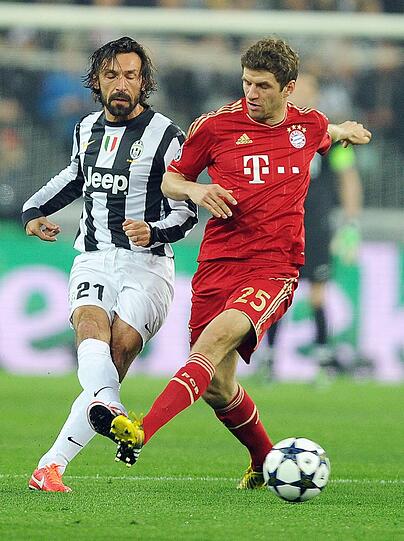 THOMAS MÜLLER: Note 3. Ein Schuss auf Verdacht (32.) - drüber. Ständiger Anläufer, Abteilung Gegenpressing. Tanto lavoro, viel Arbeit. Vergab das mögliche 2:0 (66.).