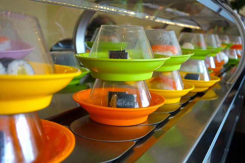Wer nicht vom Band will, kann im IFANG Running Sushi auch Menüs bestellen oder viele Sushi-Kreationen mit nach Hause nehmen.