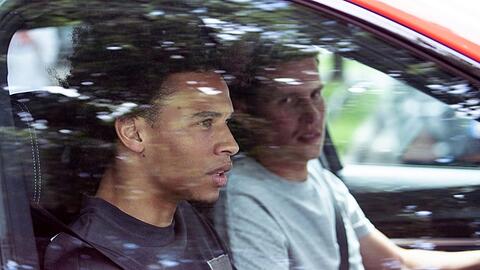 Leroy Sané bei seiner Ankunft an der Säbener Straße.
