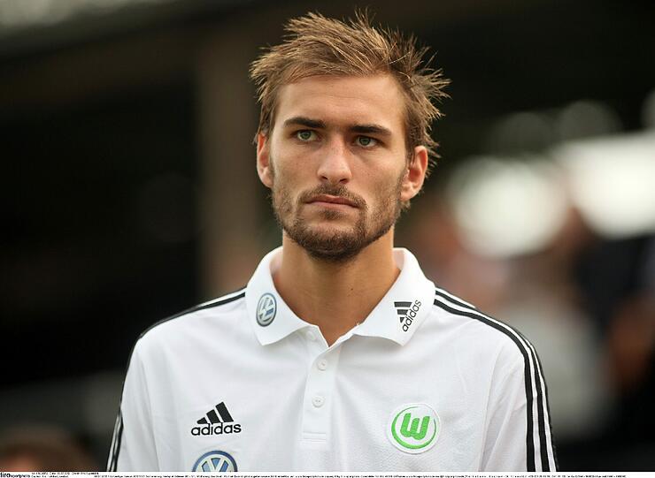 VFL WOLFSBURG: Felix Magath hat wieder zugeschlagen - sein teuerster Transfer ist Bas Dost. Der holländische Stürmer kam für 9 Millionen vom SC Heerenveen.