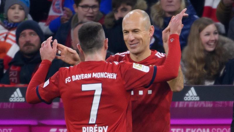 Werden den FC Bayern München am Saisonende verlassen: Franck Ribéry (l) und Arjen Robben. Werden den FC Bayern München am Saisonende verlassen: Franck Ribéry (l) und Arjen Robben.
