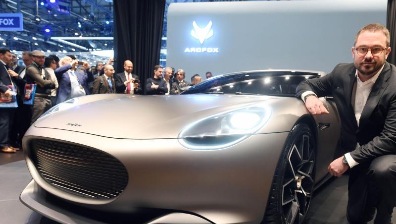 Anton Piech, ein Sohn des ehemaligen VW-Chefs Ferdinand Piech, präsentiert beim Genfer Autosalon am ersten Pressetag den elektrisch angetriebenen Sportwagen Piech Mark Zero. Anton Piech, ein Sohn des ehemaligen VW-Chefs Ferdinand Piech, präsentiert beim Genfer Autosalon am ersten Pressetag den elektrisch angetriebenen Sportwagen Piech Mark Zero.