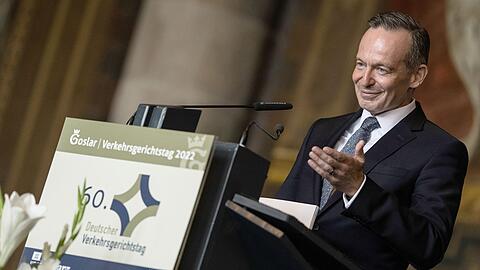Volker Wissing (FDP), Bundesminister für Digitales und Verkehr, spricht bei der Eröffnung zum 60. Deutschen Verkehrsgerichtstag in Goslar.