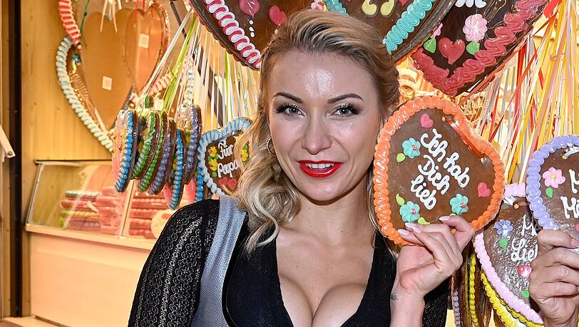 Anna-Carina Woitschack zeigt Platzwunde am Kopf: 'Verräterin' spricht von Hochzeit – Andeutung wieder gelöscht