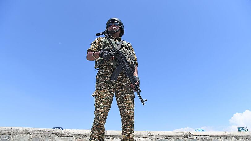 Zwischen Indien und Pakistan gilt seit Samstag eine Waffenruhe - die wohl durch US-Druck im Bereich der Handelspolitik entstanden ist.