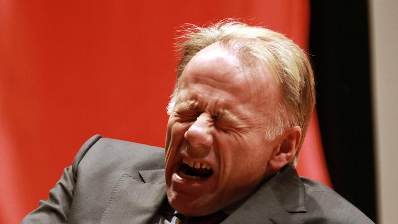 Jürgen Trittin: Der Fraktionsvorsitzende der Grünen erlitt einen Schwächeanfall Jürgen Trittin: Der Fraktionsvorsitzende der Grünen erlitt einen Schwächeanfall