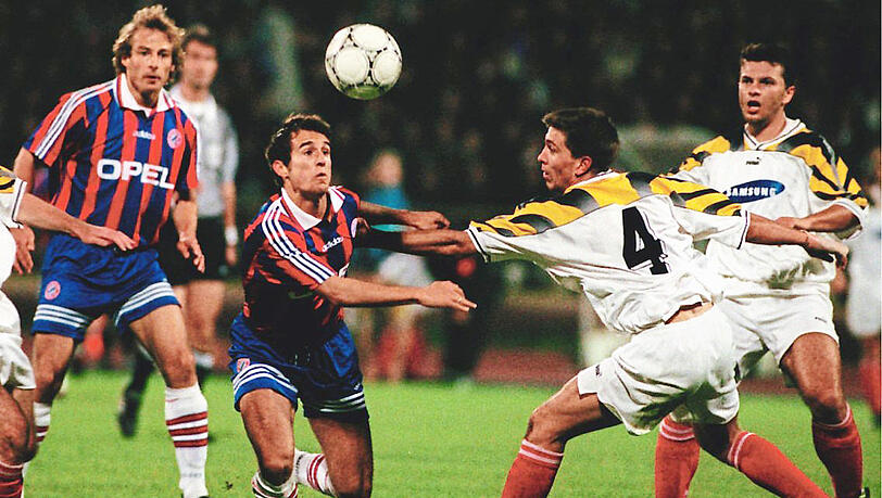 Klare Sache im Jahr 1995: Die Bayern um Scholl (2.v.l.) und Klinsmann (l.) gewinnen bei Lok Moskau mit 5:0.