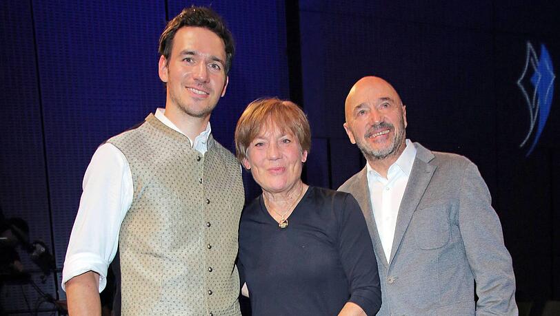 Felix Neureuther, seine Mutter Rosi Mittermaier (†) und sein Vater Christian Neureuther im Juli 2019.
