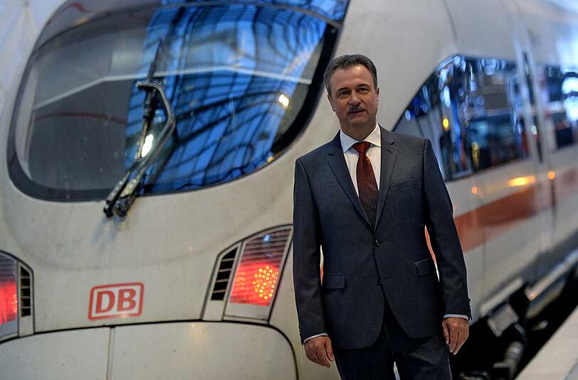 Claus Weselsky, der Vorsitzende der Lokführergewerkschaft GDL. Er droht mit weiteren Streiks bei der Bahn.
