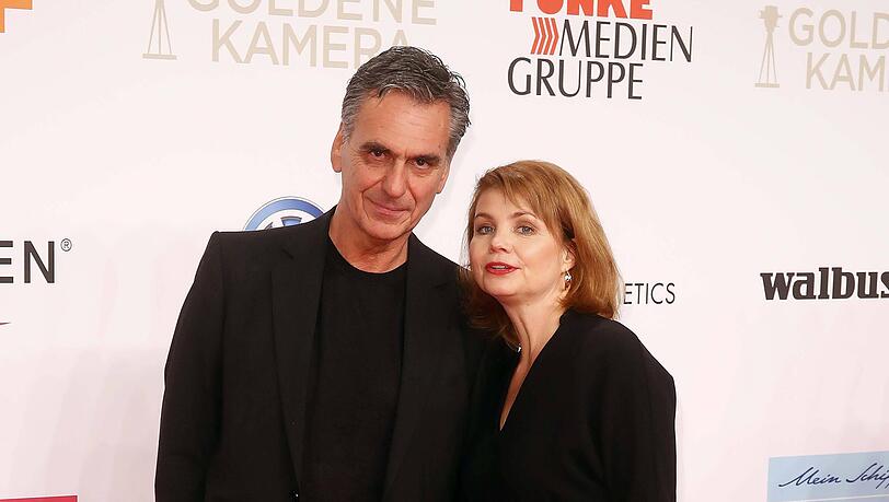 Annette Frier und Ehemann Johannes Wünsche gehen seit 1999 gemeinsam durchs Leben. Annette Frier und Ehemann Johannes Wünsche gehen seit 1999 gemeinsam durchs Leben.
