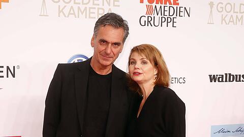 Annette Frier und Ehemann Johannes W&uuml;nsche gehen seit 1999 gemeinsam durchs Leben.