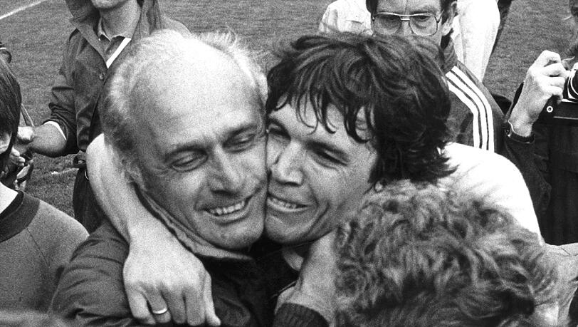 Udo Lattek (l.) verstark am Wochenende in Köln im Alter von 80 Jahren. Udo Lattek (l.) verstark am Wochenende in Köln im Alter von 80 Jahren.