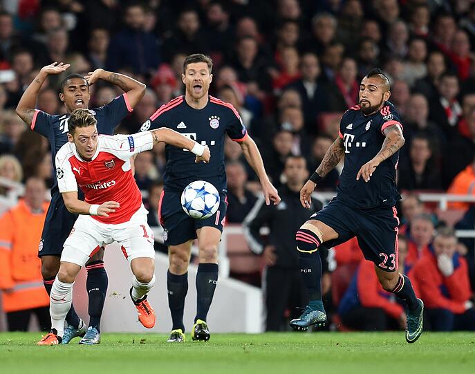 ARTURO VIDAL: NOTE 4.
Versuchte es einmal aus 18 Metern &ndash; gehalten (28.). Ein laufintensives Spiel, doch der Chilene kam nicht so recht in die Puschen, etwas zu passiv und nicht aufmerksam genug.