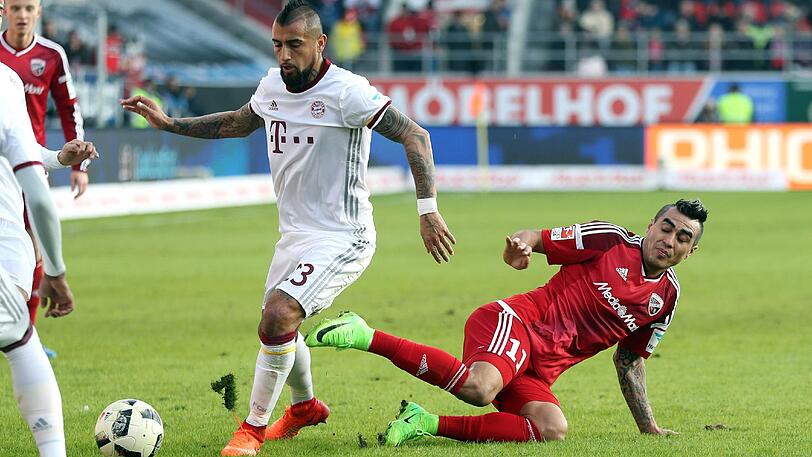 ARTURO VIDAL: NOTE 4 - Viel Klein-Klein, Querpässe im Aufbauspiel. Sein Makel: Kam der Ball zu ihm, hieß das Tempoverschleppung statt &ndash; verschärfung. Man hatte nicht den Eindruck, dass der Chilene sich so richtig reinfightete. Viele Anspiele misslangen ihm. Mühsamer Kick und dann der Matchwinner, der das 1:0 erzielte (90.).