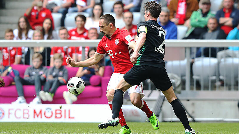 Franck Ribéry: Note 1. Wie Thiago in Zauberlaune, das Duo schickte die Augsburger mit diversen Tricks gleich mehrmals in den April. Geniale Pässe, tolle Sprints. Wird Ribéry wirklich bald 34 Jahre alt?
