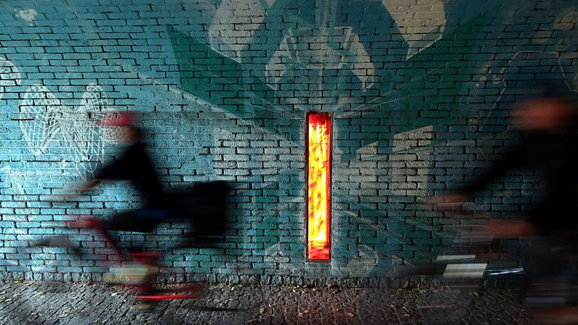 Kunst am Stein: die bemalte Unterführung unter der Corneliusbrücke.