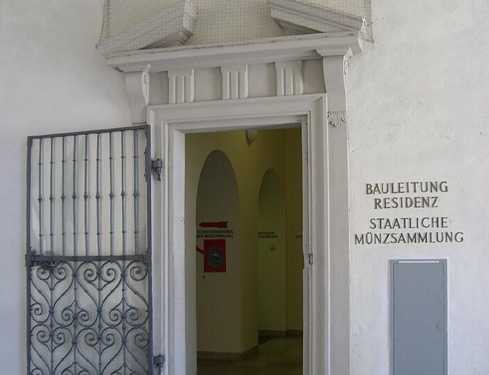 Die Staatliche Münzsammlung in der Residenzstraße verlängert ihre Sonderausstellung.
