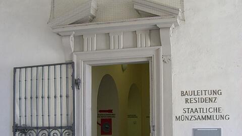 Die Staatliche Münzsammlung in der Residenzstraße verlängert ihre Sonderausstellung.