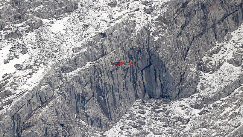 "Christoph 14" flog jeweils einen Verstiegenen und einen Retter zum Watzmannhaus, "Christoph 14" flog jeweils einen Verstiegenen und einen Retter zum Watzmannhaus,