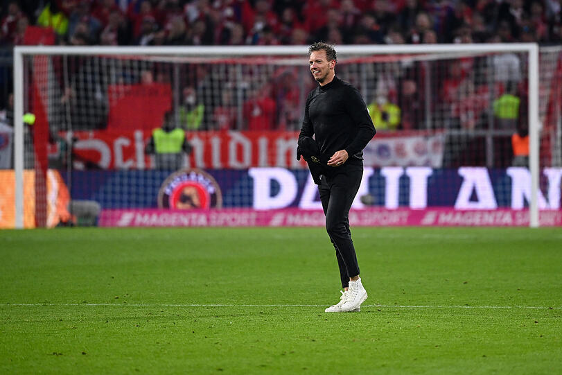 Bierduschen & Humba Tätärä – die Bilder von der Meisterfeier direkt nach Abpfiff in der Allianz Arena.