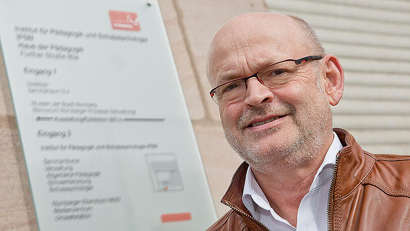 Schulexperte Bernhard Jehle vor dem Institut für Pädagogik und Schulpsychologie (IPSN) in Nürnberg. Schulexperte Bernhard Jehle vor dem Institut für Pädagogik und Schulpsychologie (IPSN) in Nürnberg.
