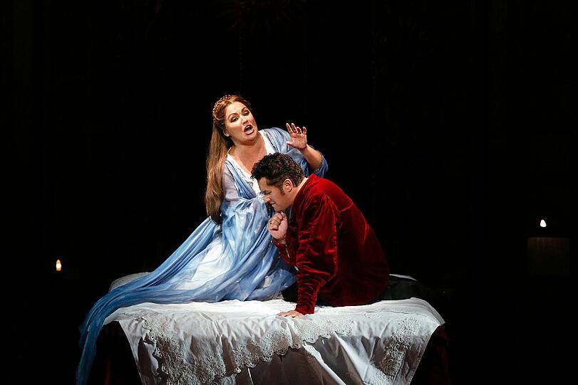Piotr Beczala (Lohengrin) und Anna Netrebko (Elsa von Brabant).