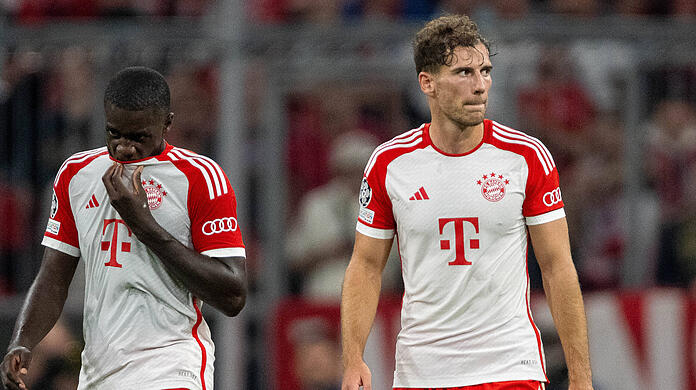 Dayot Upamecano (l.) und Leon Goretzka sind gegen Manchester United kurz aneinandergeraten.