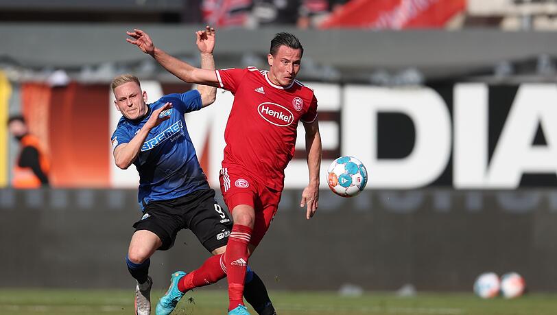 Edgar Prib (r), hier im Trikot von Fortuna Düsseldorf, beendet seine Karriere.