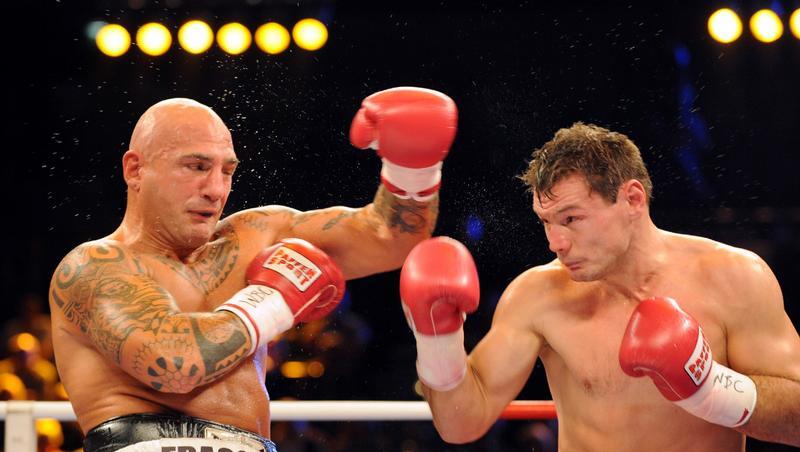 Ein harter Fight: Zsolt Erdei (r.) besiegte Weltmeister Giacobbe Fragomeni. Ein harter Fight: Zsolt Erdei (r.) besiegte Weltmeister Giacobbe Fragomeni.