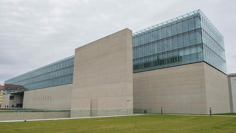 Im ägyptischen Museum findet eine Führung des ASZ statt. Im ägyptischen Museum findet eine Führung des ASZ statt.