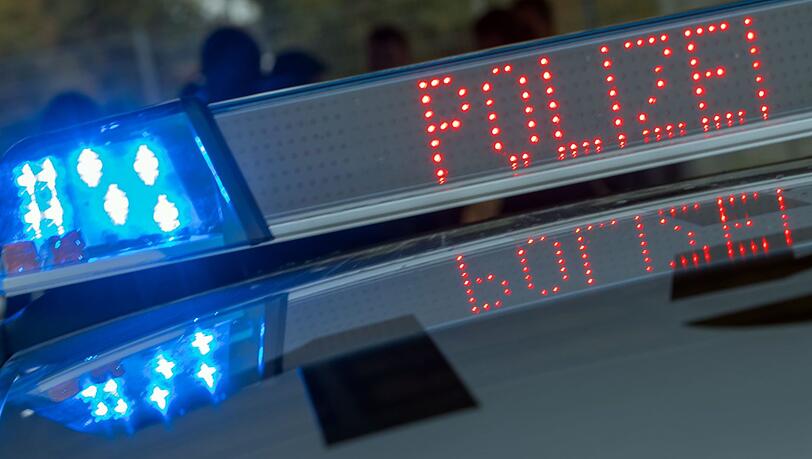Selbst durch die Polizei ließ sich ein 19-Jähriger am Sonntagmorgen nicht beruhigen. Selbst durch die Polizei ließ sich ein 19-Jähriger am Sonntagmorgen nicht beruhigen.