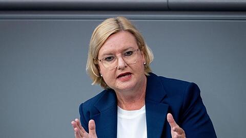 Wehrbeauftragte Högl hatte die Aussetzung der Wehrpflicht im Jahr 2011 als einen "Riesenfehler" bezeichnet.