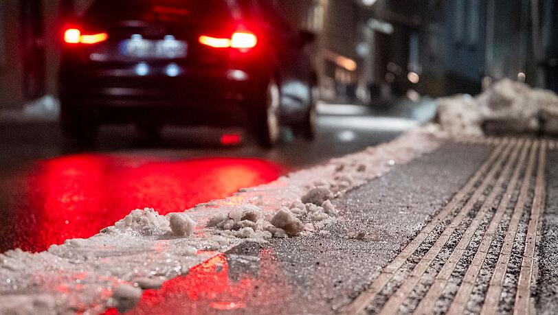 Bis zum Wochenende sollten die Menschen in weiten Teilen Bayerns auf dem Weg zur Arbeit weiter vorsichtig sein.