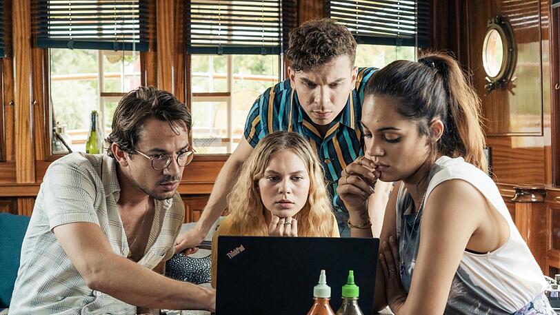 Marc Benjamin (Anton), Alicia von Rittberg (Teresa), Edin Hasanovic (Paul), Nilam Farooq (Patricia).