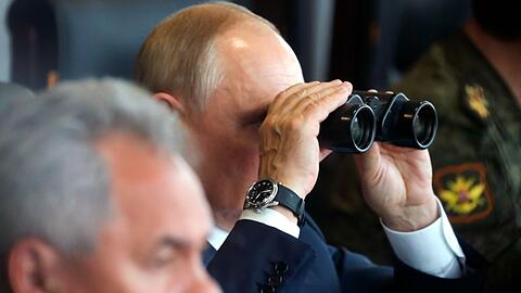Beim vorigen Manöver 2021 verlegte Russland Truppen für den späteren Angriff auf die Ukraine. (Archivbild)