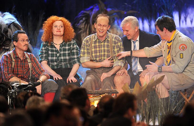 Uli Bauer als Christian Ude, Margret Völker als Margarete Bause, Stefan Murr als Hubert Aiwanger, Wolfgang Krebs als Horst Seehofer und Stephan Zinner als Markus Söder.