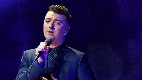 Hand auf's Herz: Sam Smith weiß schon lange, dass er den "Bond"-Song singen wird