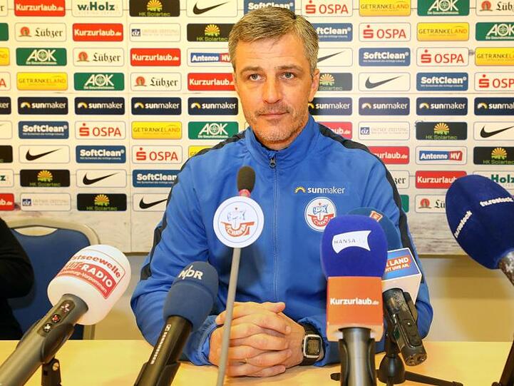 Jens Härtel, Trainer des Fußball-Drittligisten FC Hansa Rostock. Foto: Bernd Wüstneck/Archiv