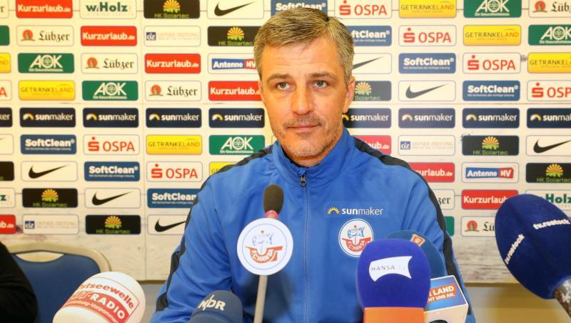 Jens Härtel, Trainer des Fußball-Drittligisten FC Hansa Rostock. Foto: Bernd Wüstneck/Archiv Jens Härtel, Trainer des Fußball-Drittligisten FC Hansa Rostock. Foto: Bernd Wüstneck/Archiv