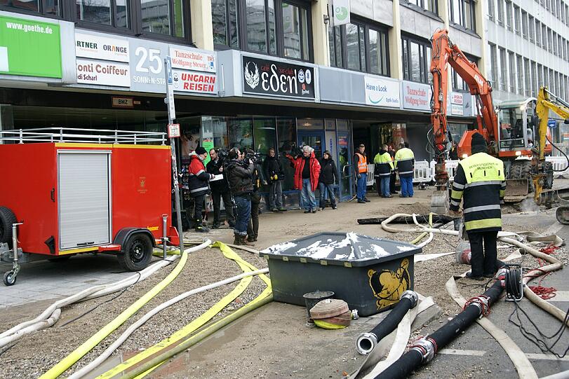 So sah's nach dem Rohrbruch in der Sonnenstraße aus. Die Bilder
