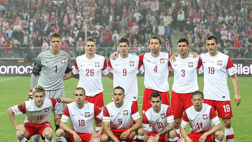 In ihrem Heimatland Polen sind Robert Lewandowski (Nummer 9) und Gregor Wojtkowiak (Nummer 3) Stars. Für die Weltmeisterschaft haben sie die Qualifikation allerdings verpasst.